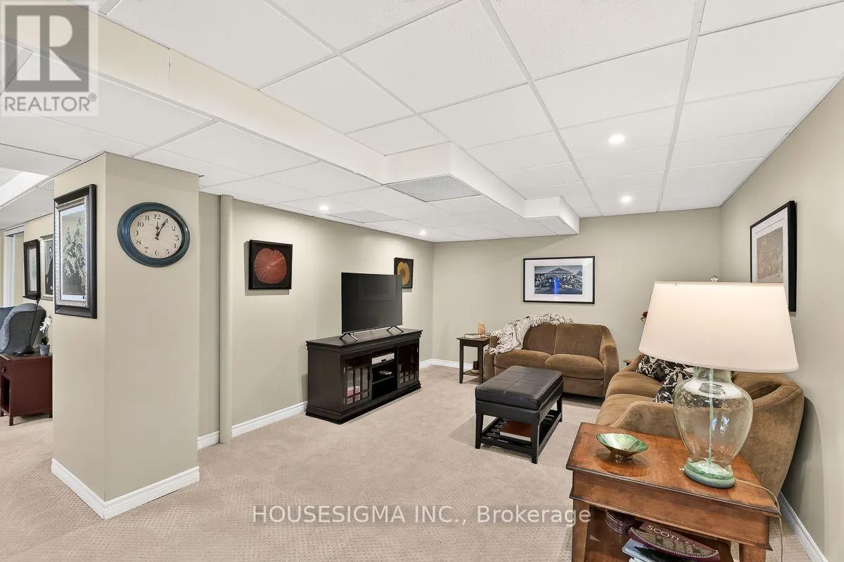 798 GREENLY DRIVE