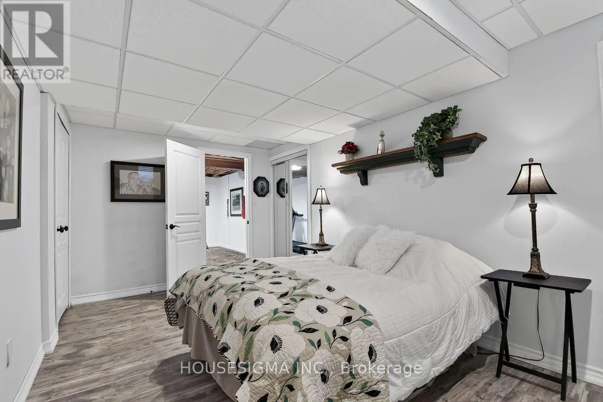 798 GREENLY DRIVE