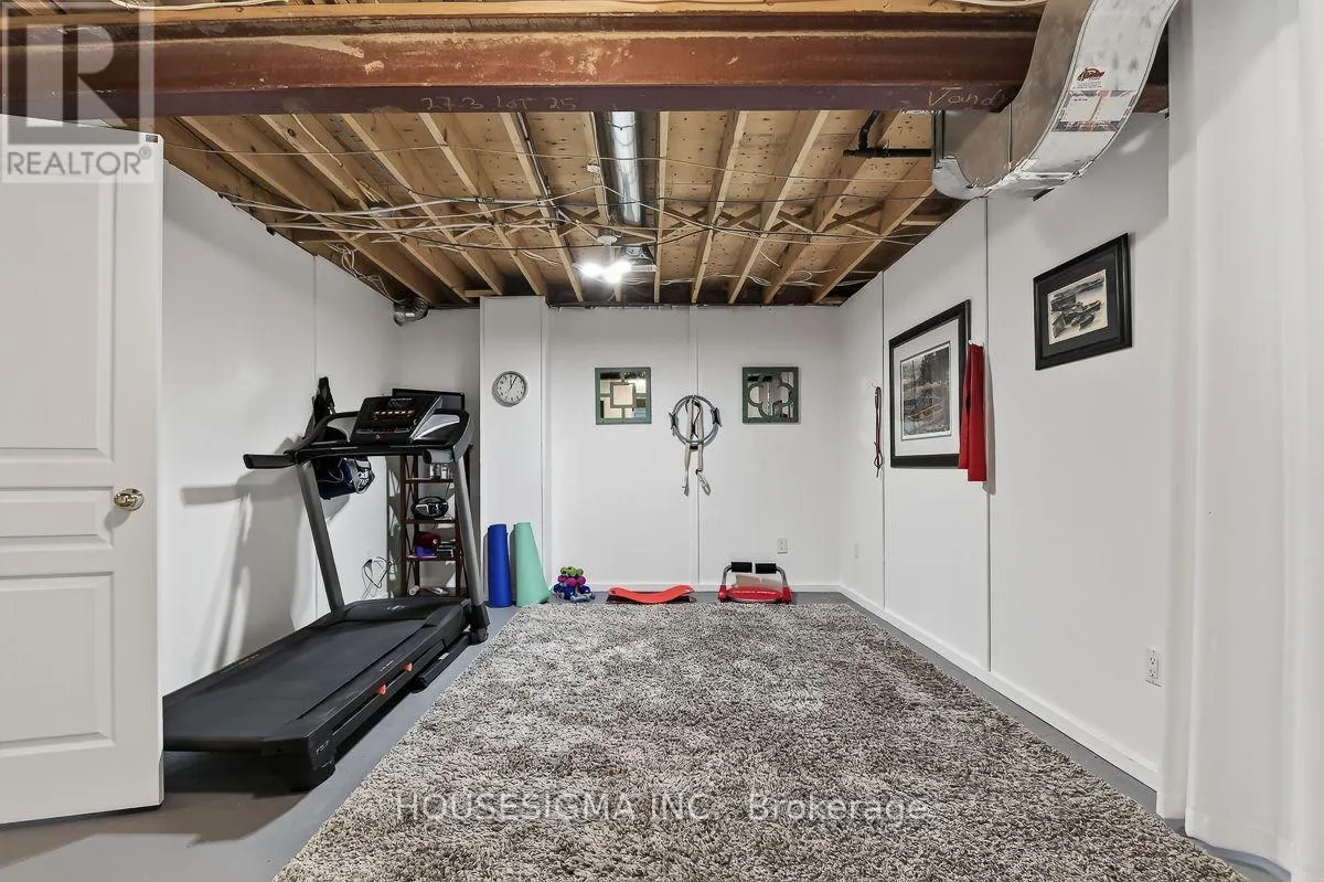 798 GREENLY DRIVE