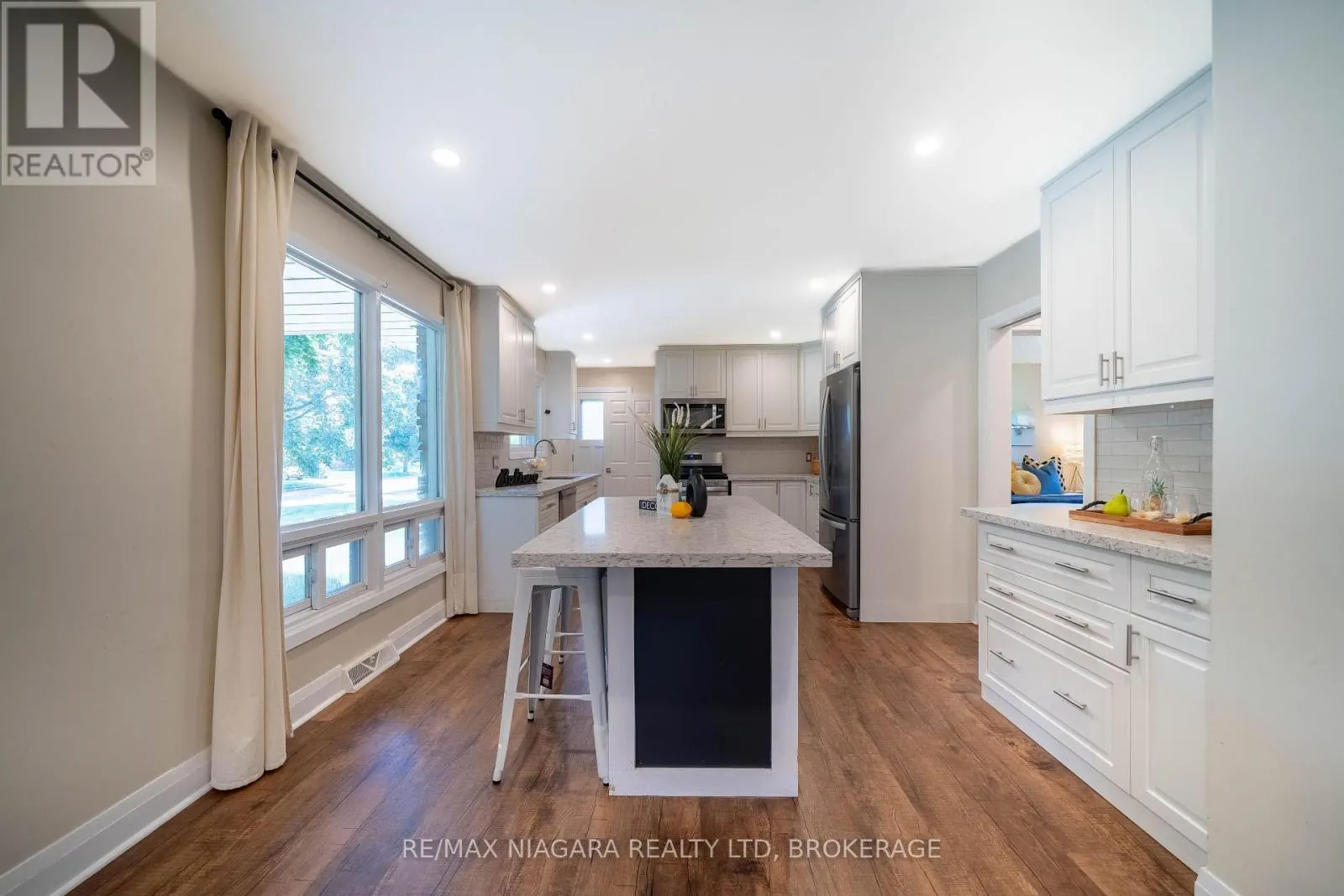 15 SPRINGBANK DRIVE