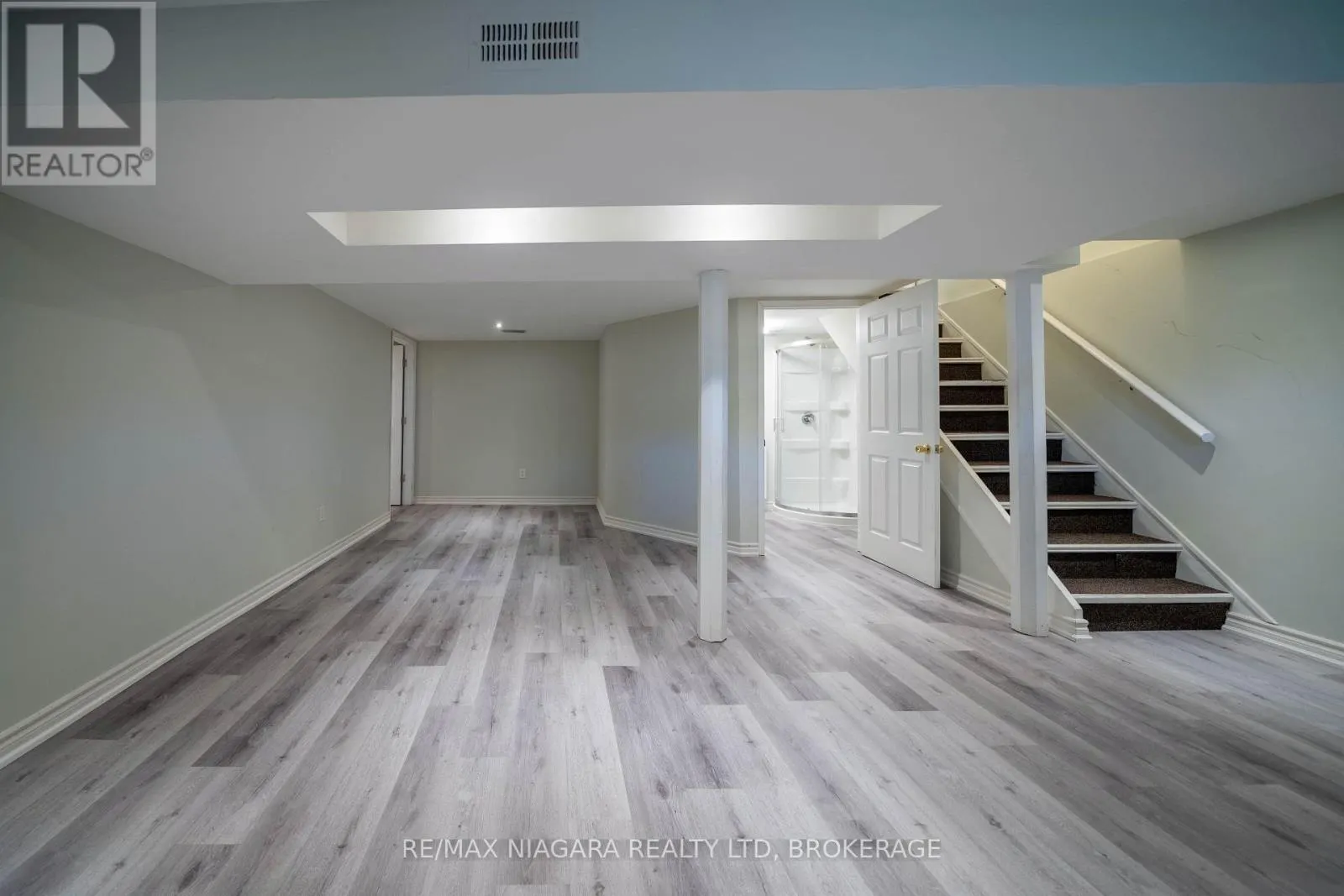 15 SPRINGBANK DRIVE
