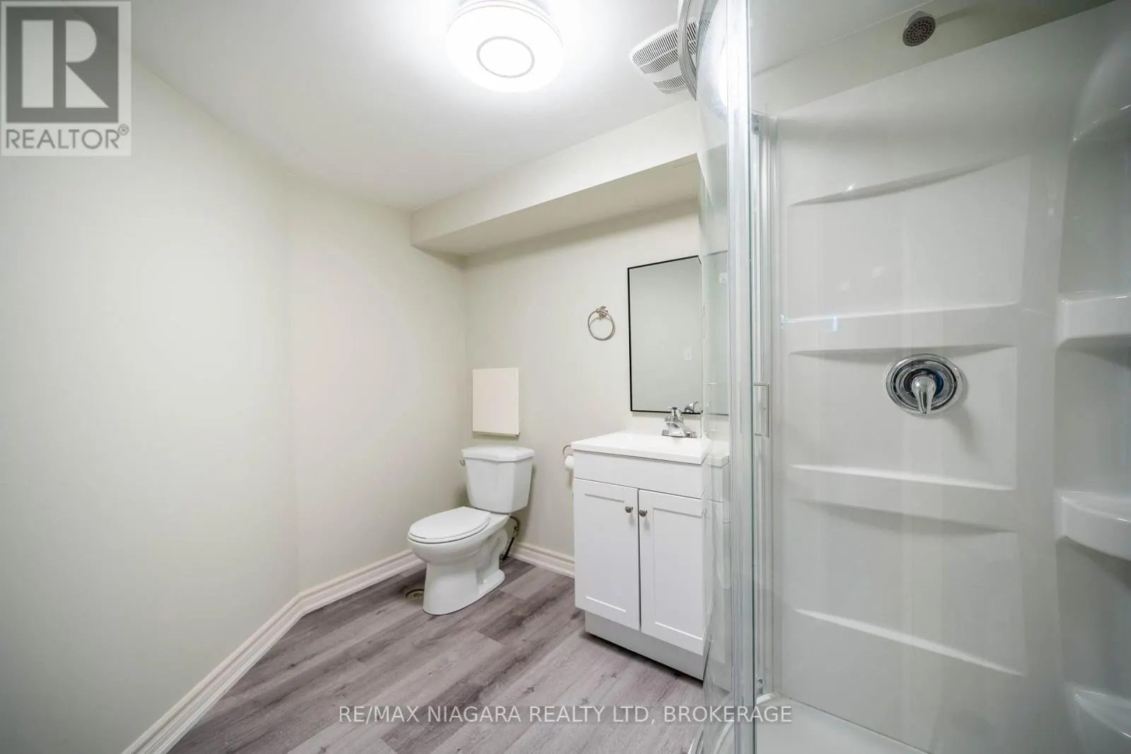 15 SPRINGBANK DRIVE