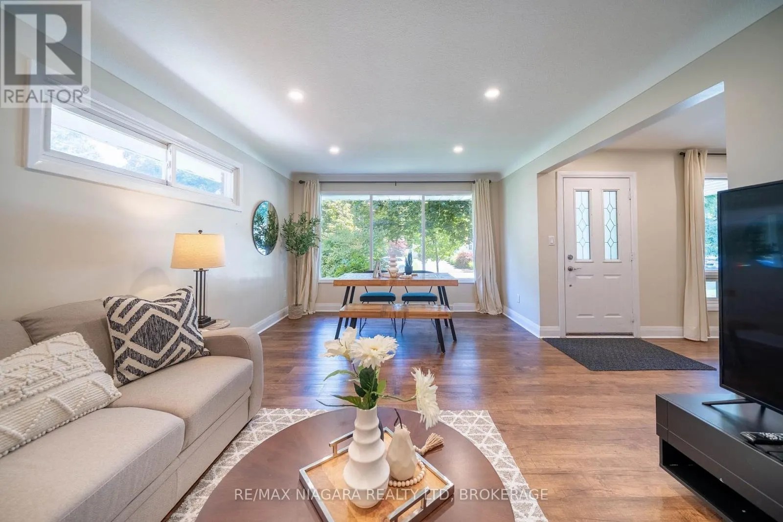 15 SPRINGBANK DRIVE