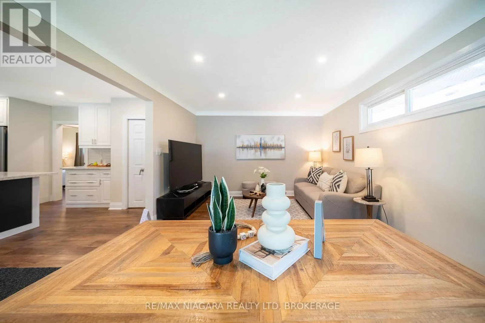 15 SPRINGBANK DRIVE