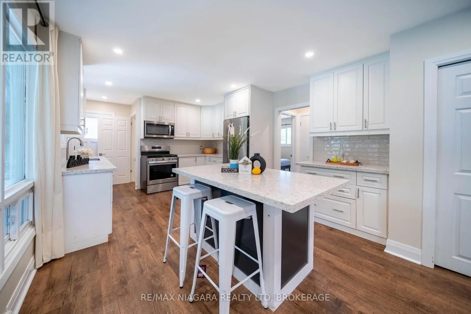 15 SPRINGBANK DRIVE