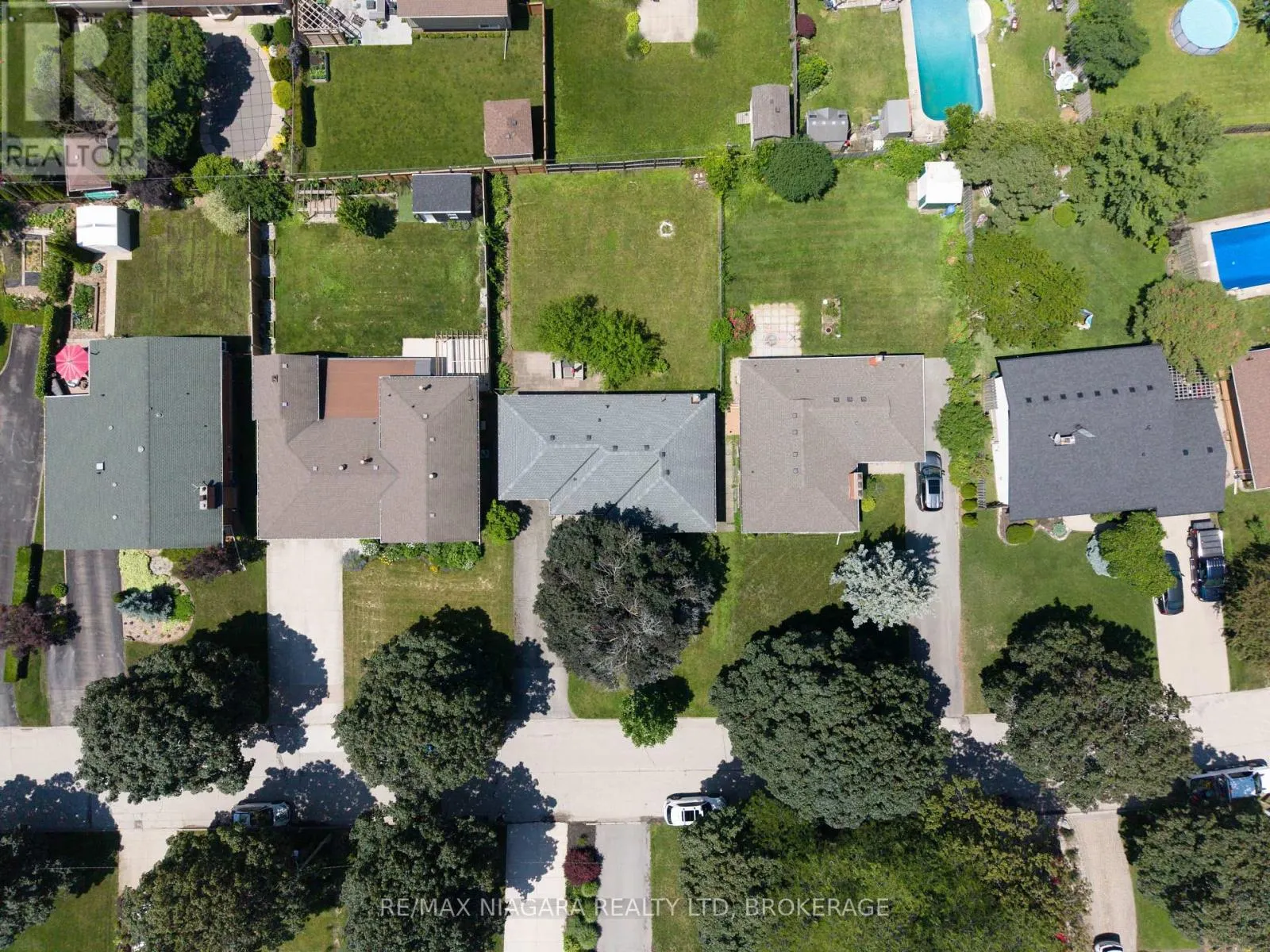 15 SPRINGBANK DRIVE