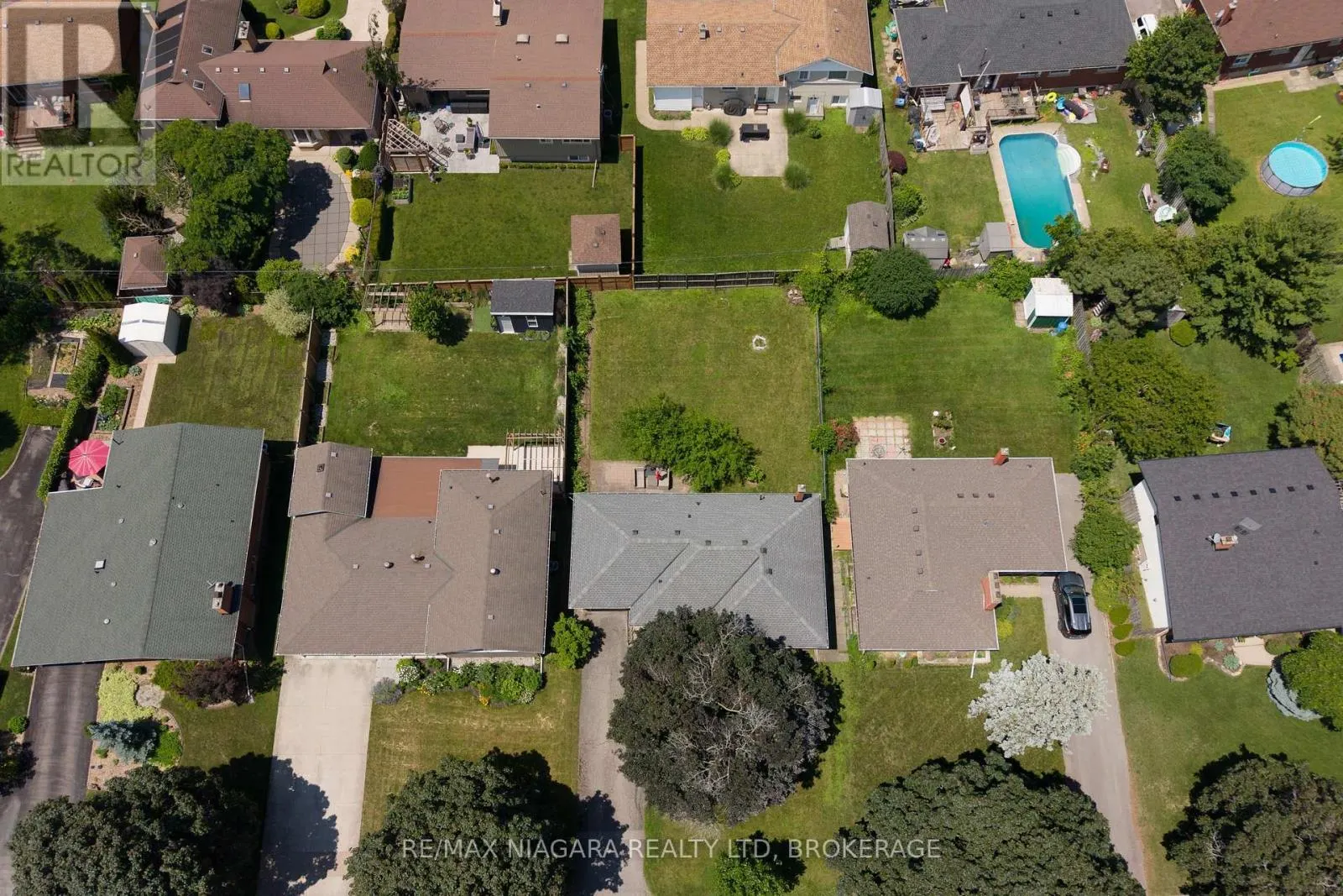 15 SPRINGBANK DRIVE