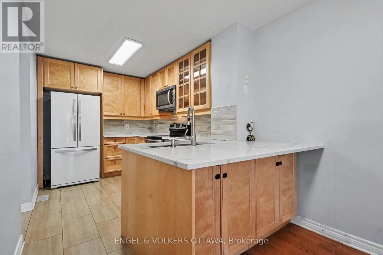 29 WOODBURY CRESCENT