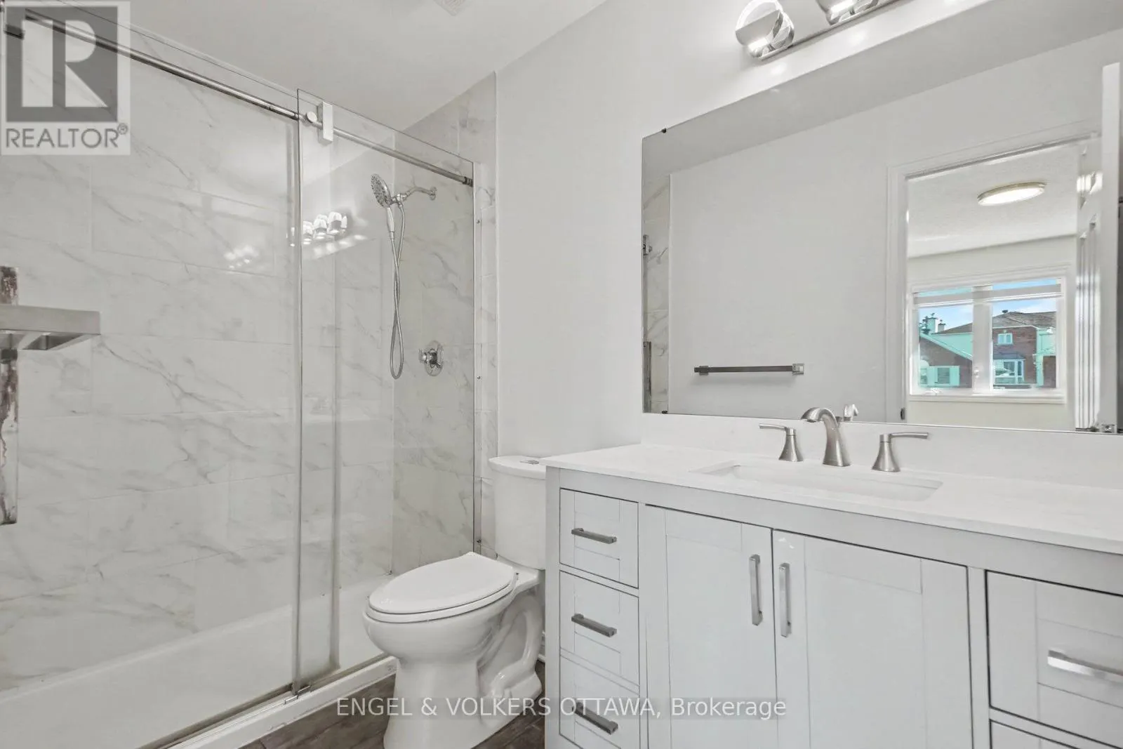 29 WOODBURY CRESCENT