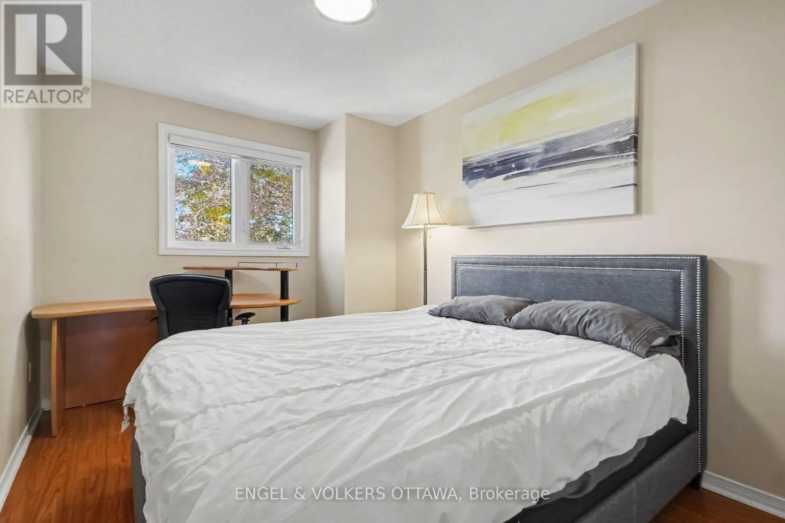 29 WOODBURY CRESCENT