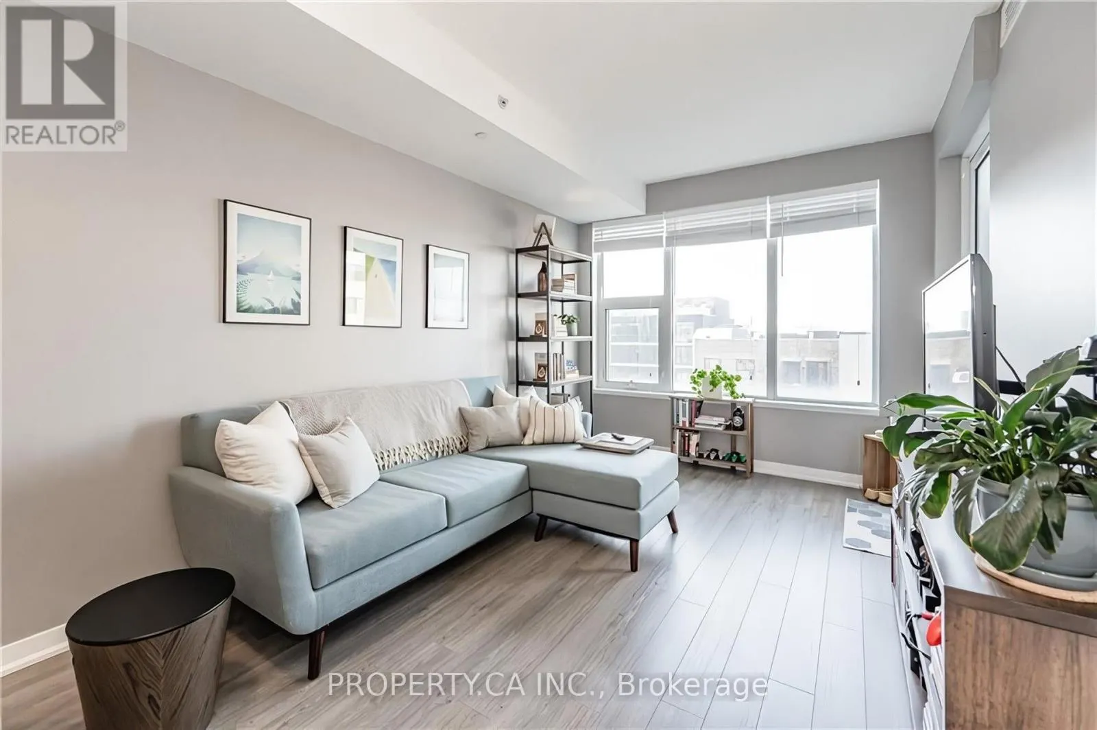 409 - 85 DUKE STREET W