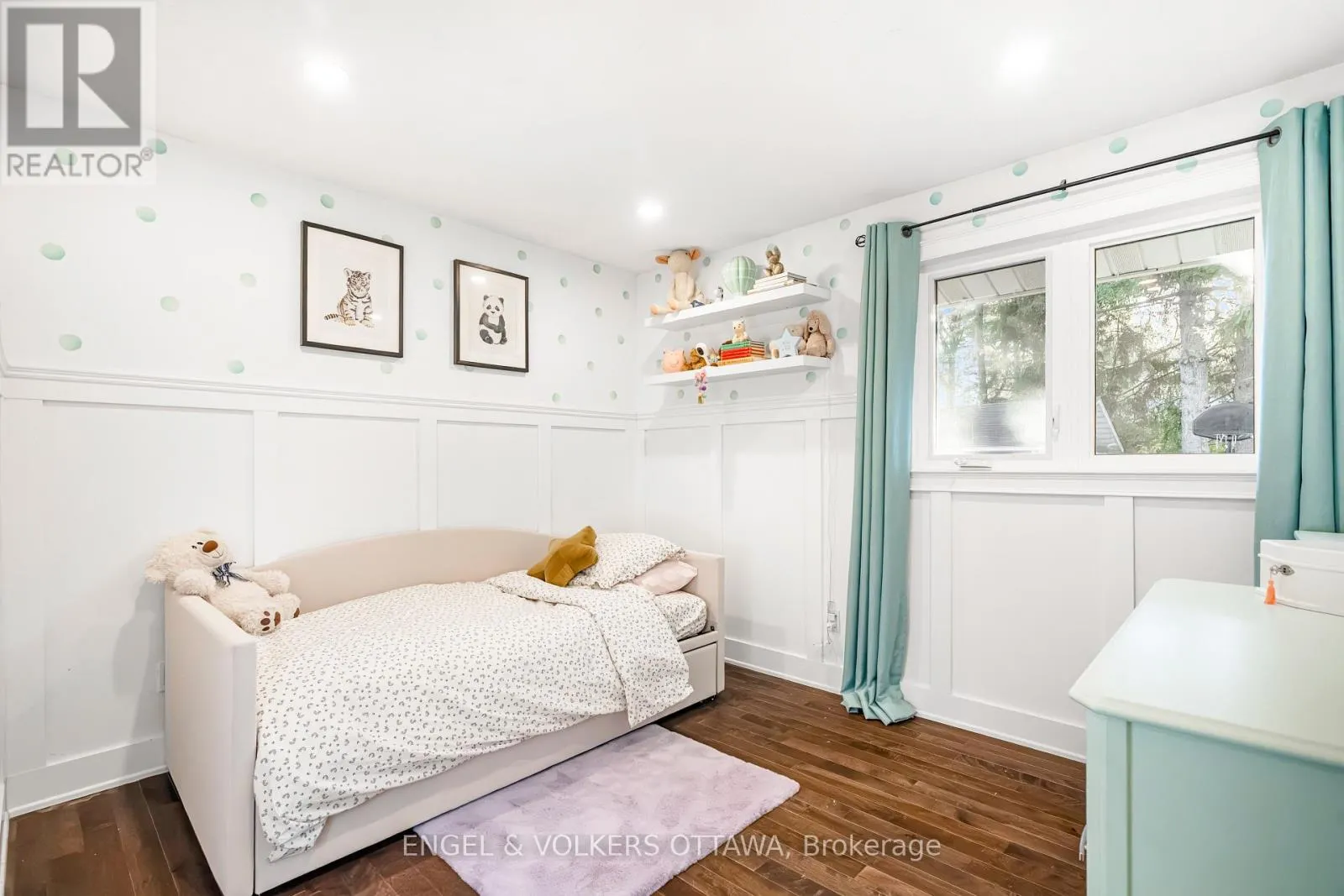 1073 ISLAND VIEW DRIVE