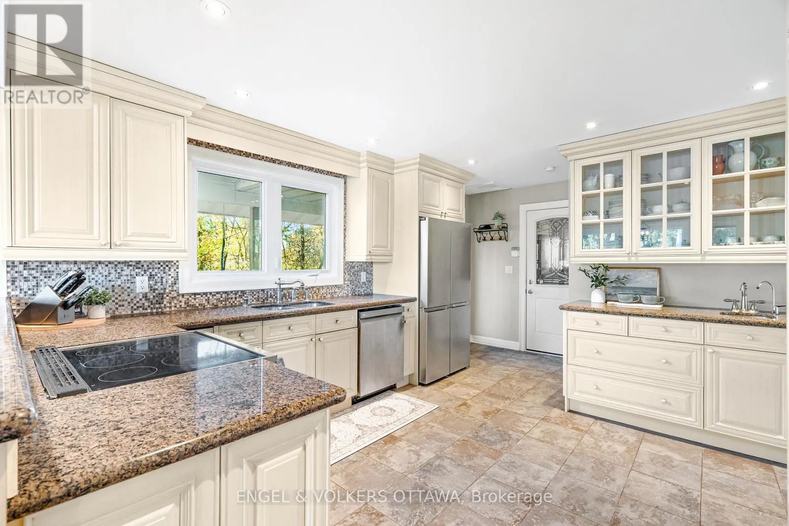 1073 ISLAND VIEW DRIVE