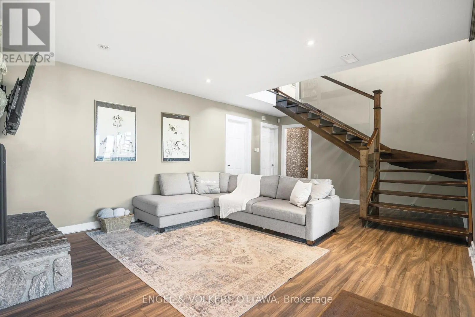 1073 ISLAND VIEW DRIVE