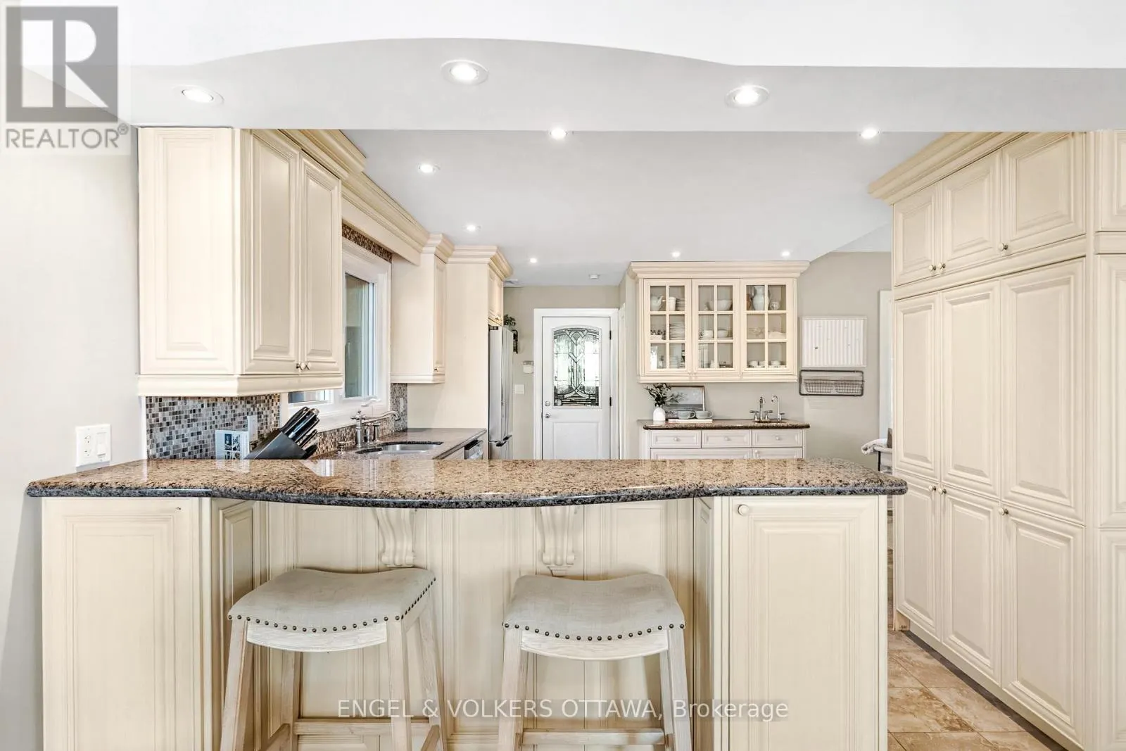 1073 ISLAND VIEW DRIVE