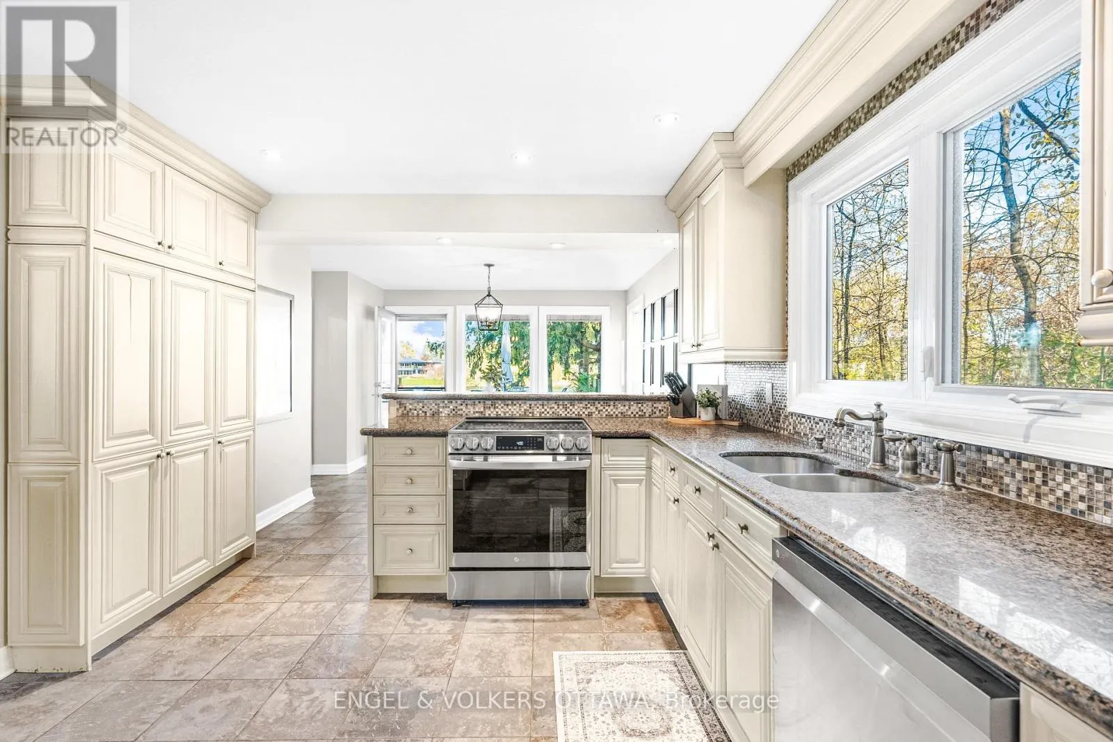 1073 ISLAND VIEW DRIVE