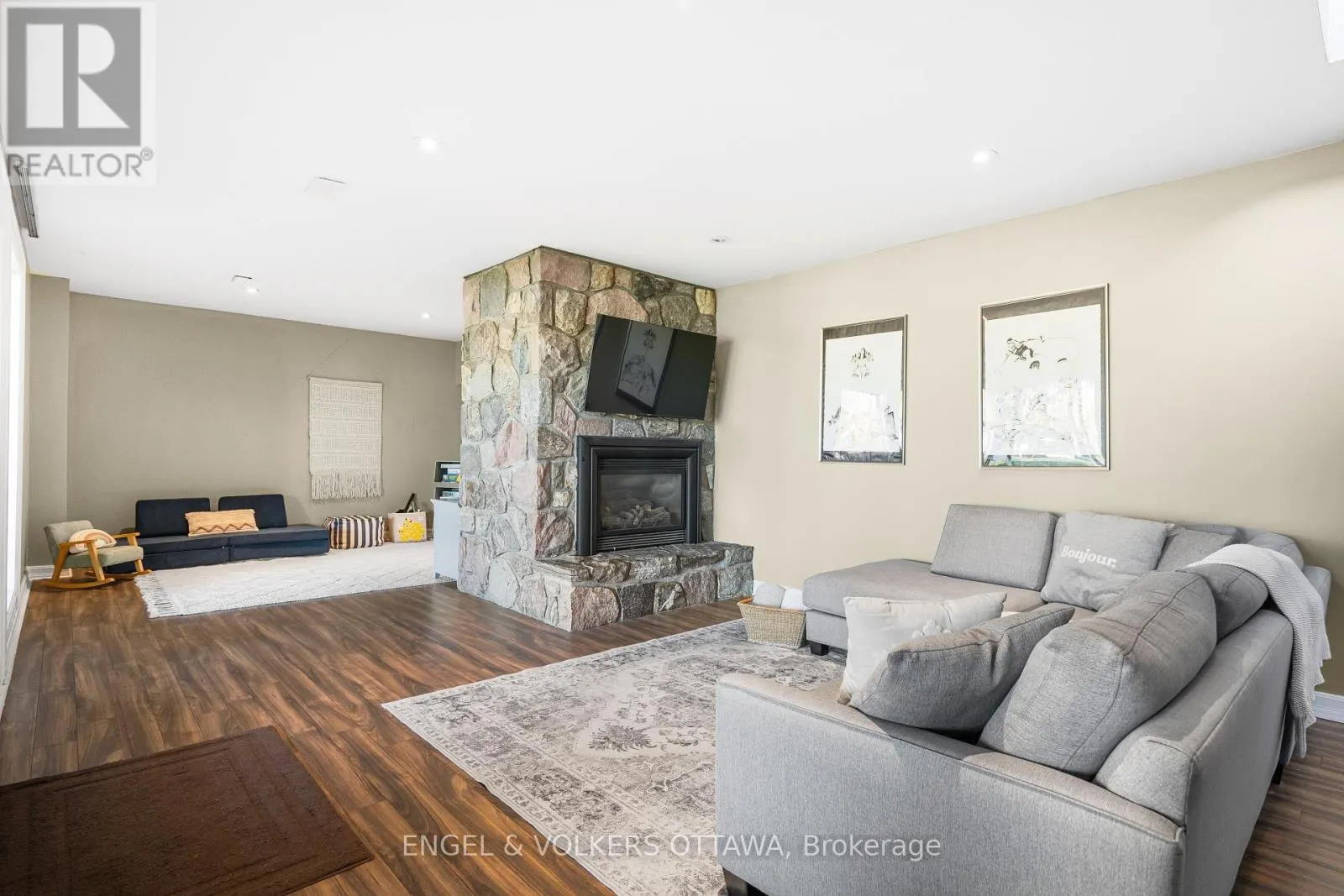 1073 ISLAND VIEW DRIVE