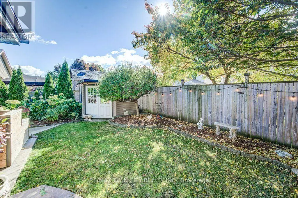 27 CORAL GABLES CRESCENT