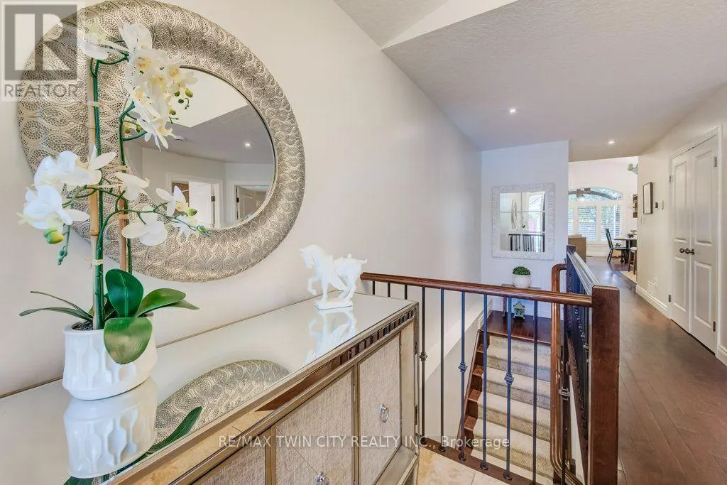 27 CORAL GABLES CRESCENT