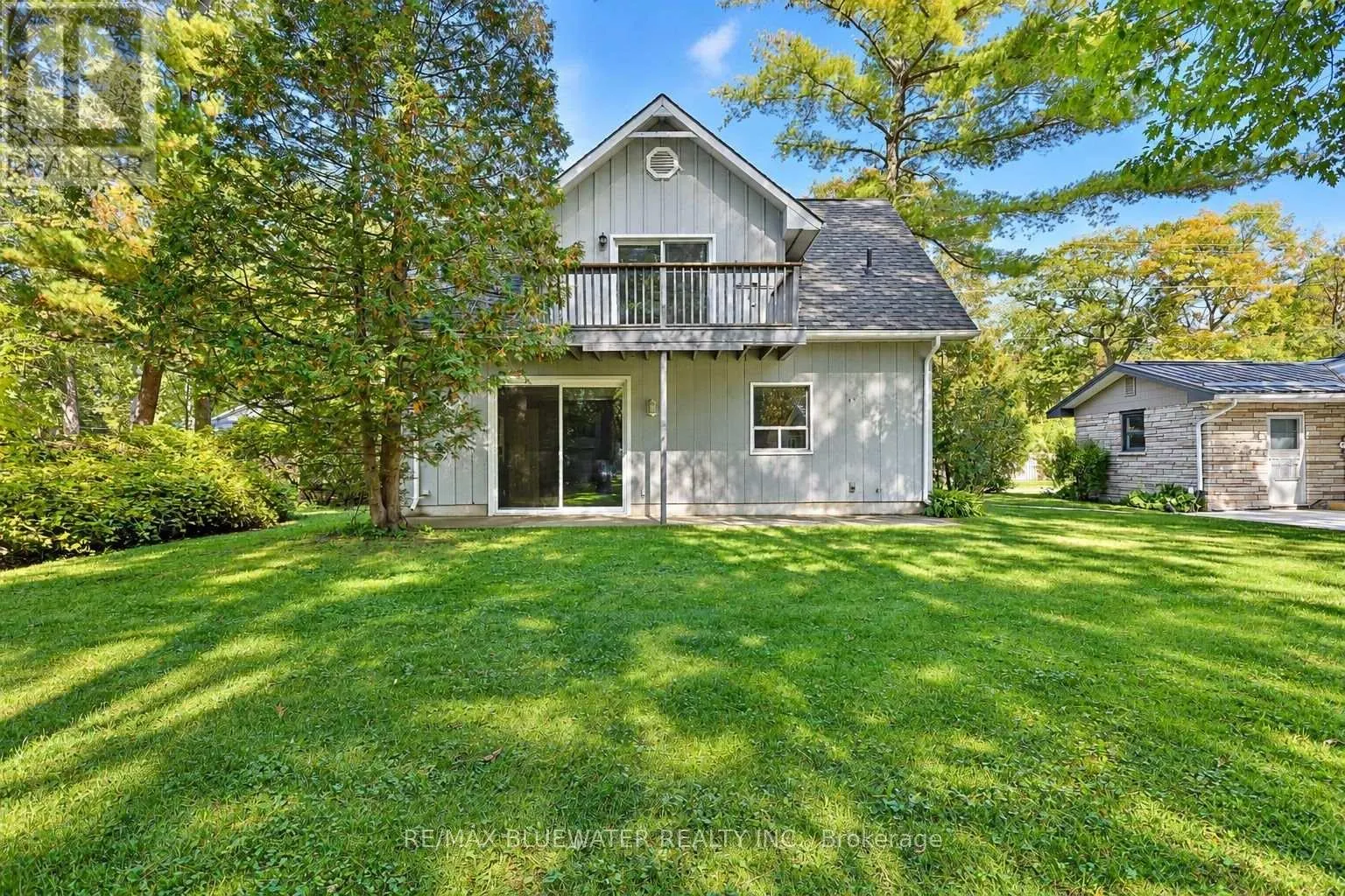 10138 EDMONDS BOULEVARD