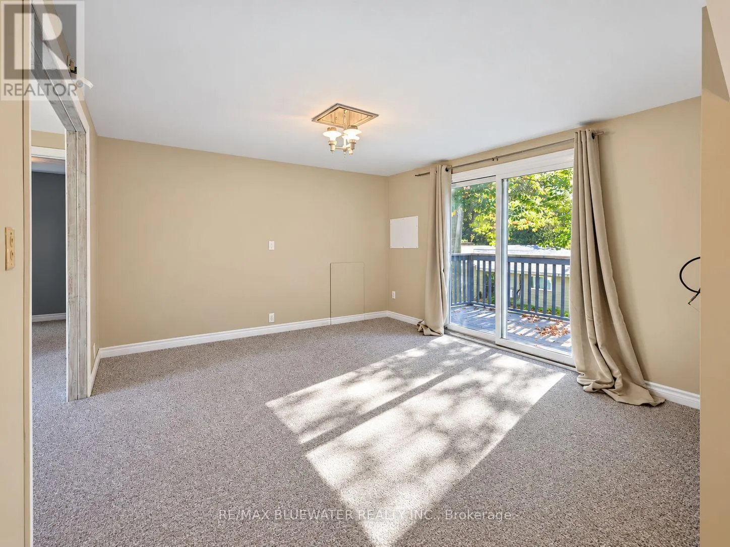 10138 EDMONDS BOULEVARD