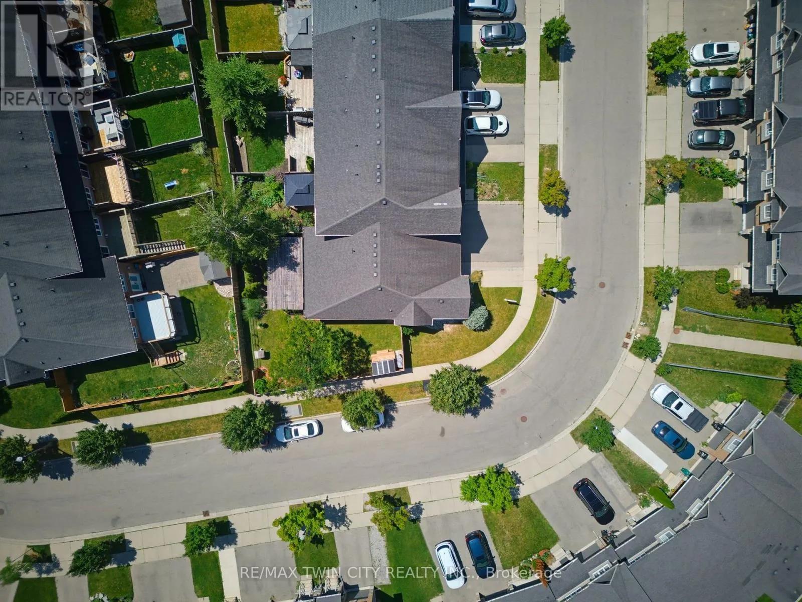 934 ZELLER CRESCENT