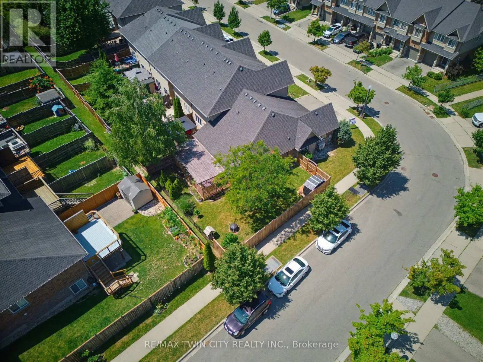 934 ZELLER CRESCENT