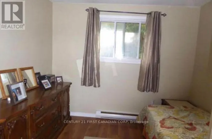 90 ROSEMUND CRESCENT
