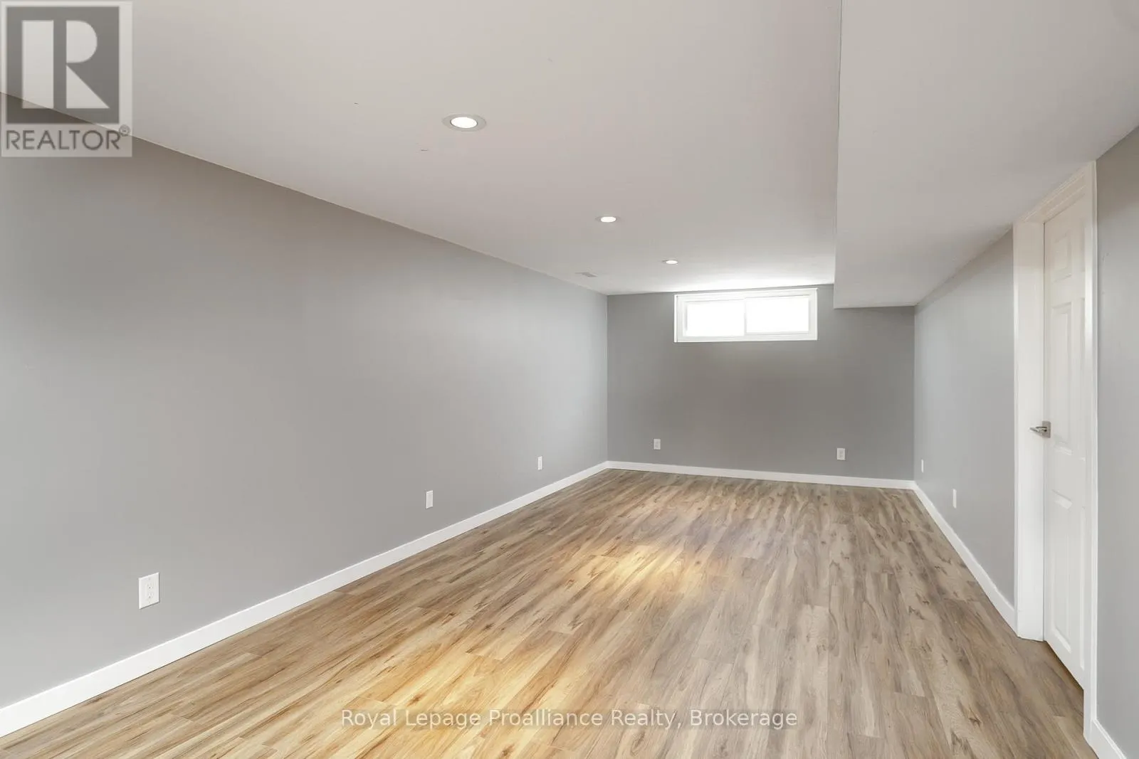 112 PROSPECT HILL