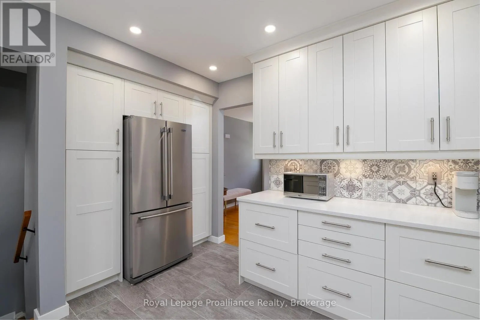112 PROSPECT HILL