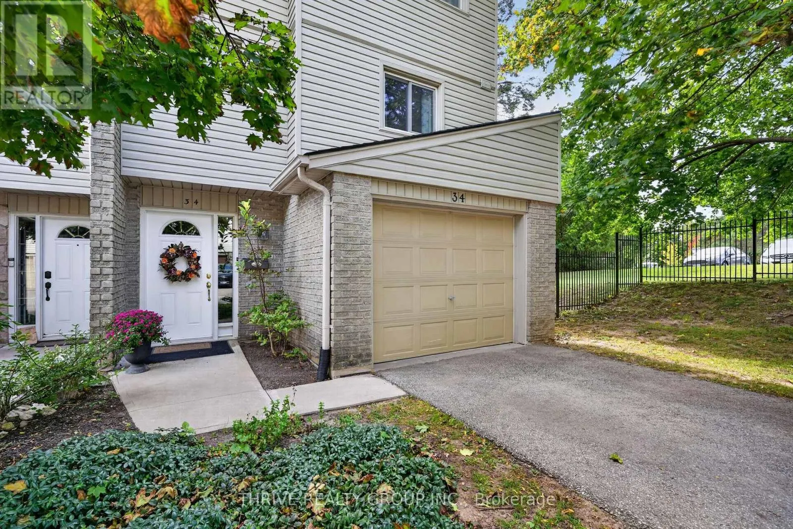 34 - 300 SANDRINGHAM CRESCENT #34