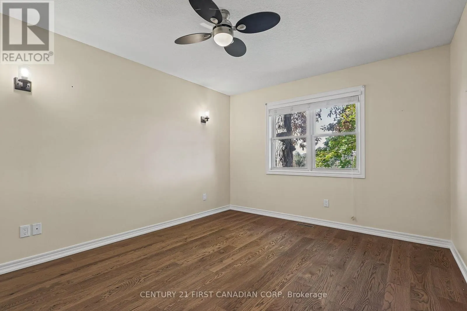 14 - 410 BURWELL ROAD #14