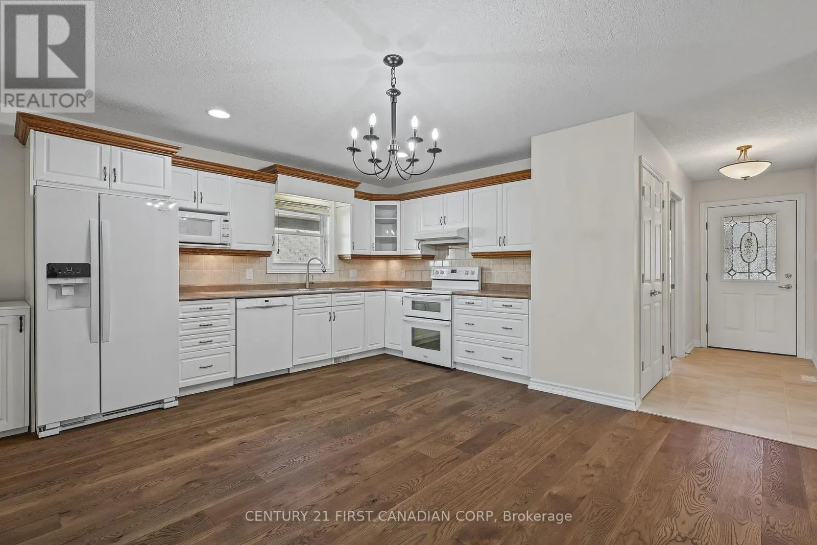 14 - 410 BURWELL ROAD #14