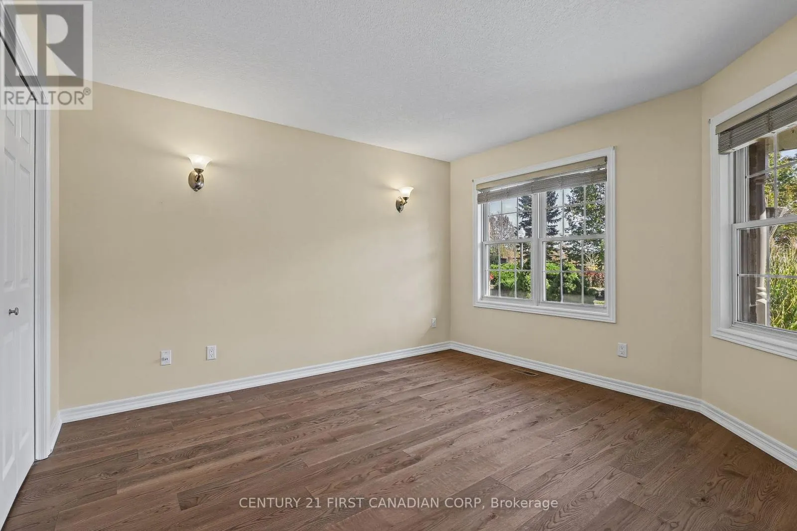 14 - 410 BURWELL ROAD #14