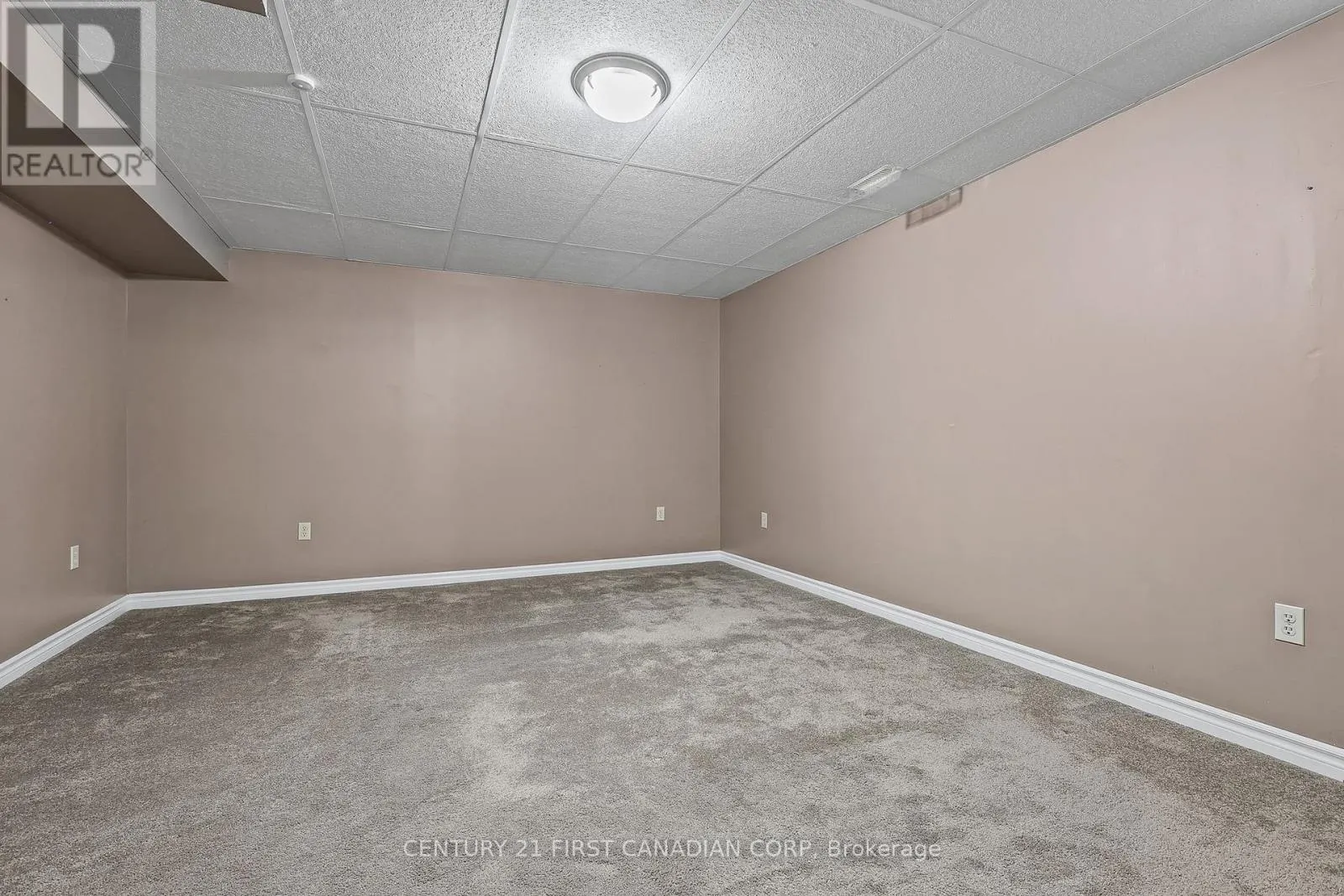 14 - 410 BURWELL ROAD #14