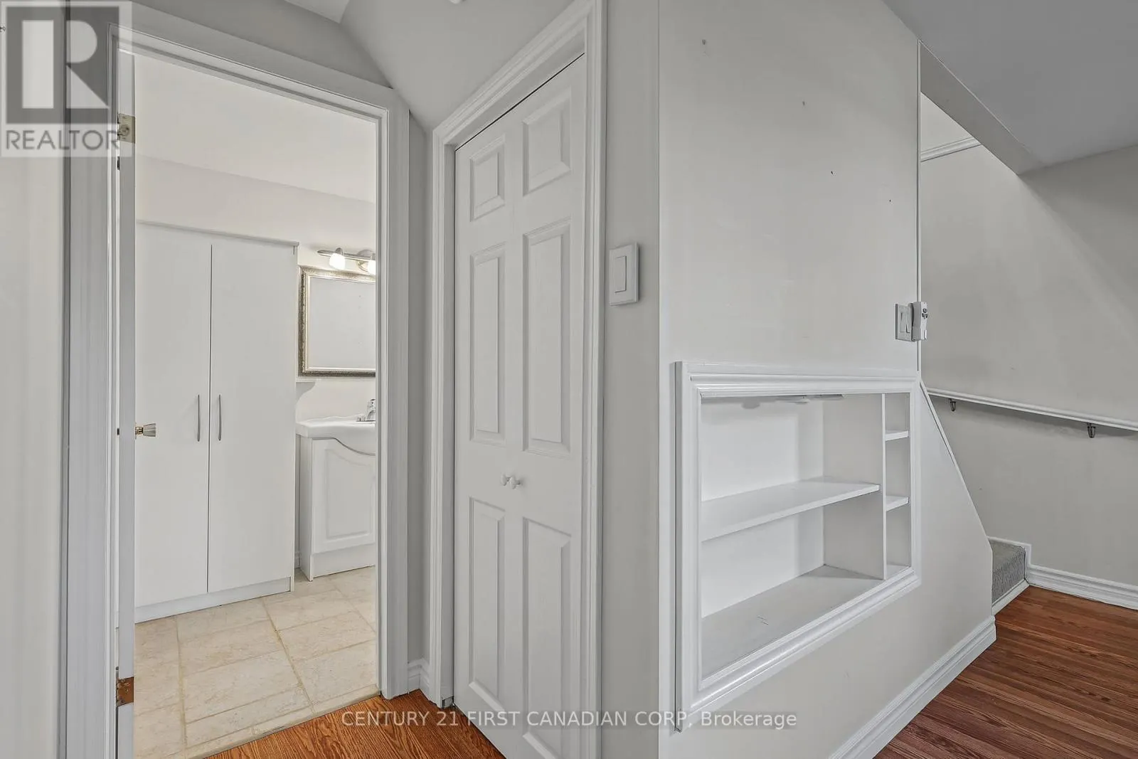 14 - 410 BURWELL ROAD #14