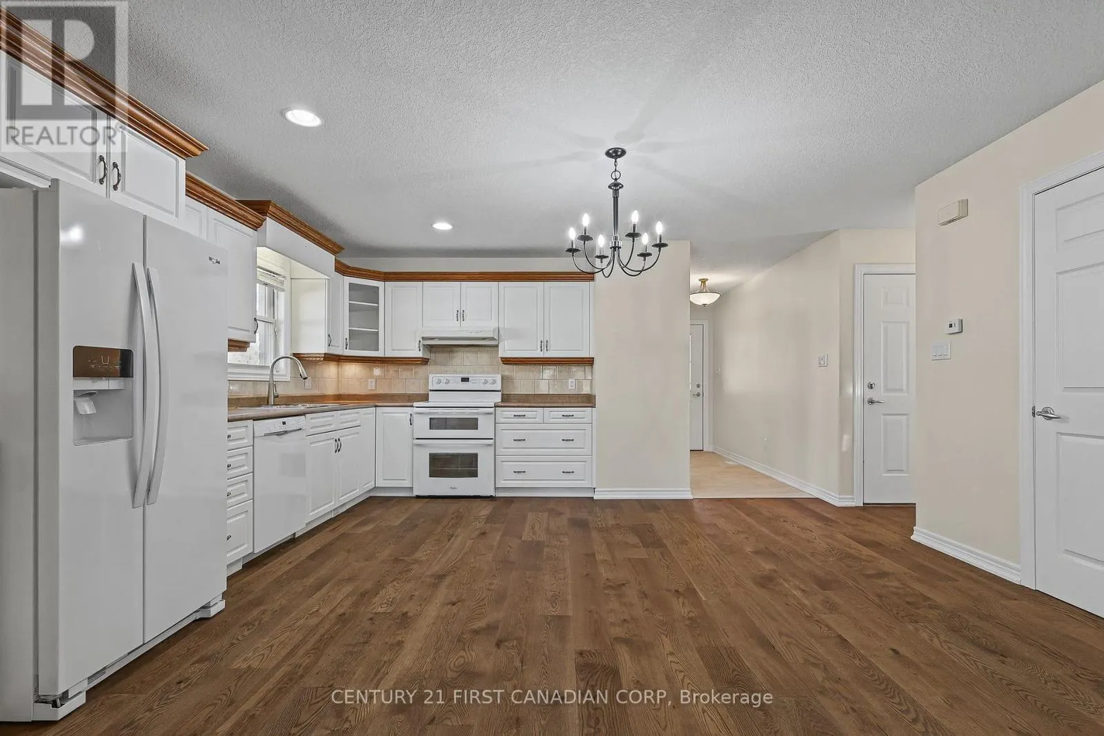 14 - 410 BURWELL ROAD #14