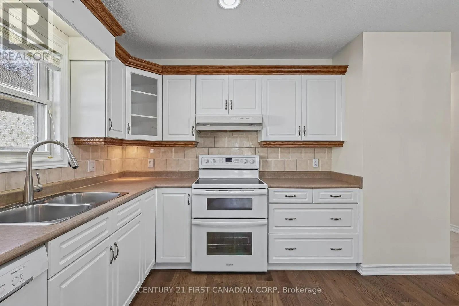 14 - 410 BURWELL ROAD #14