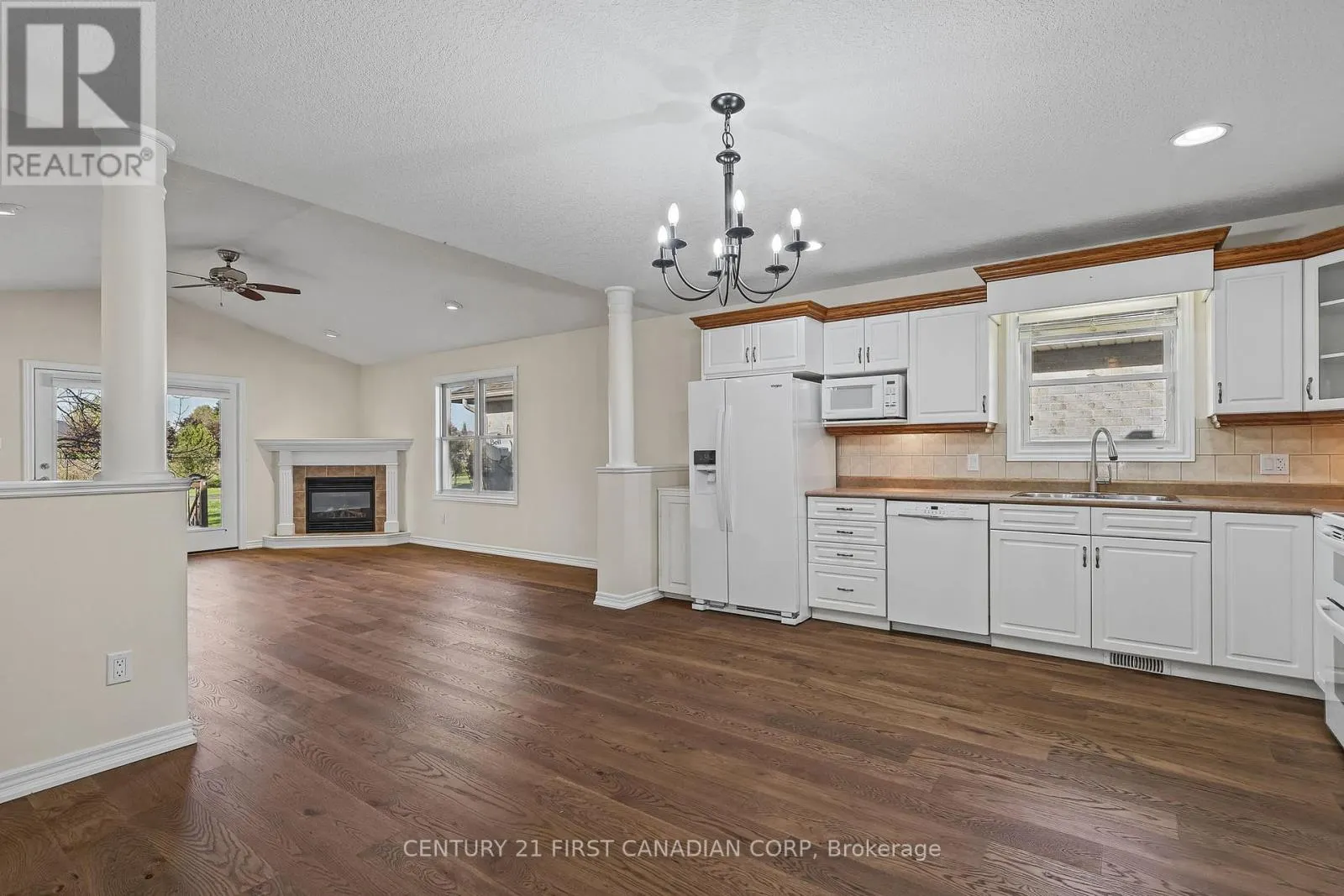 14 - 410 BURWELL ROAD #14