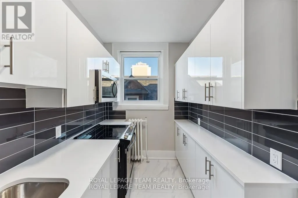 30 - 407 ELGIN STREET