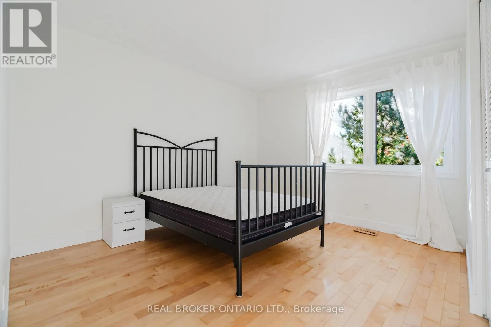 905 PLANTE DRIVE