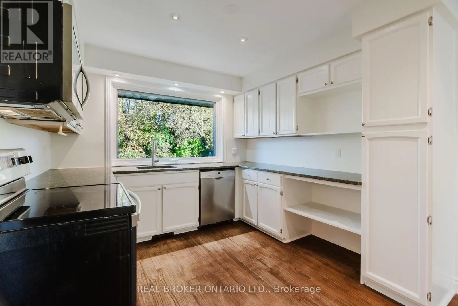 905 PLANTE DRIVE