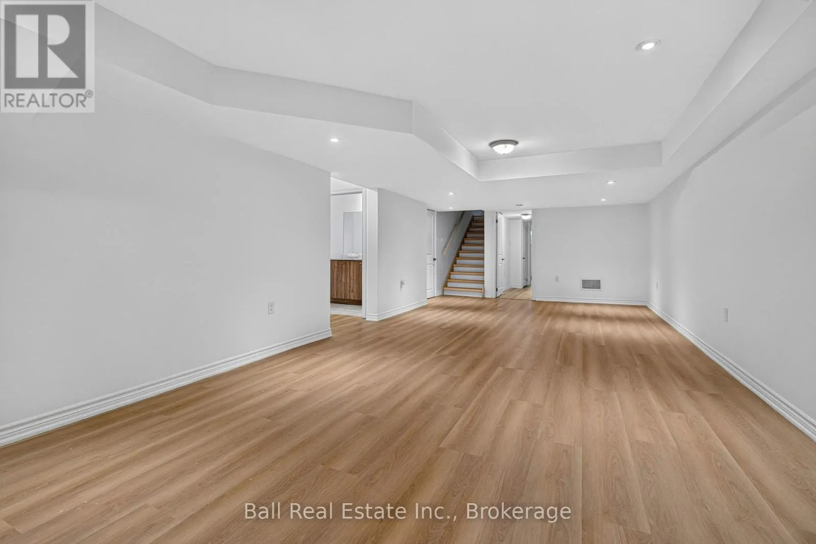 26 - 17 LAKEWOOD CRESCENT #26