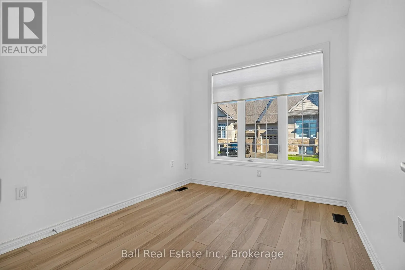 26 - 17 LAKEWOOD CRESCENT #26
