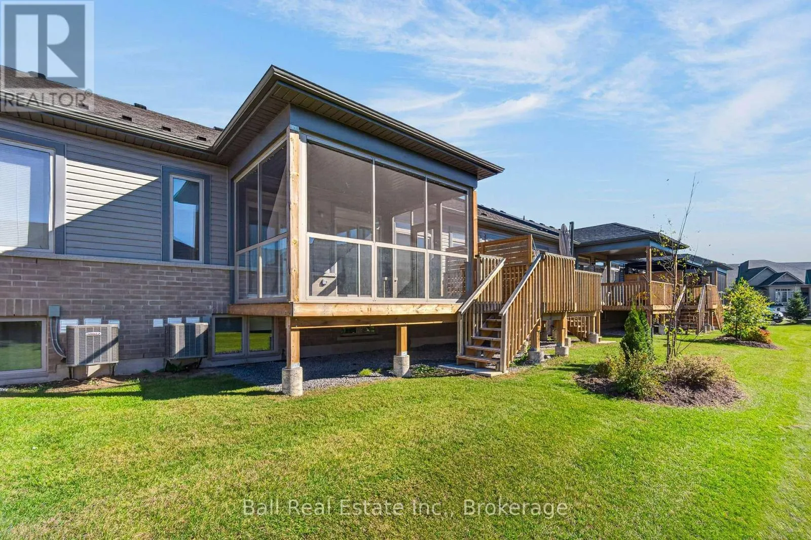 26 - 17 LAKEWOOD CRESCENT #26