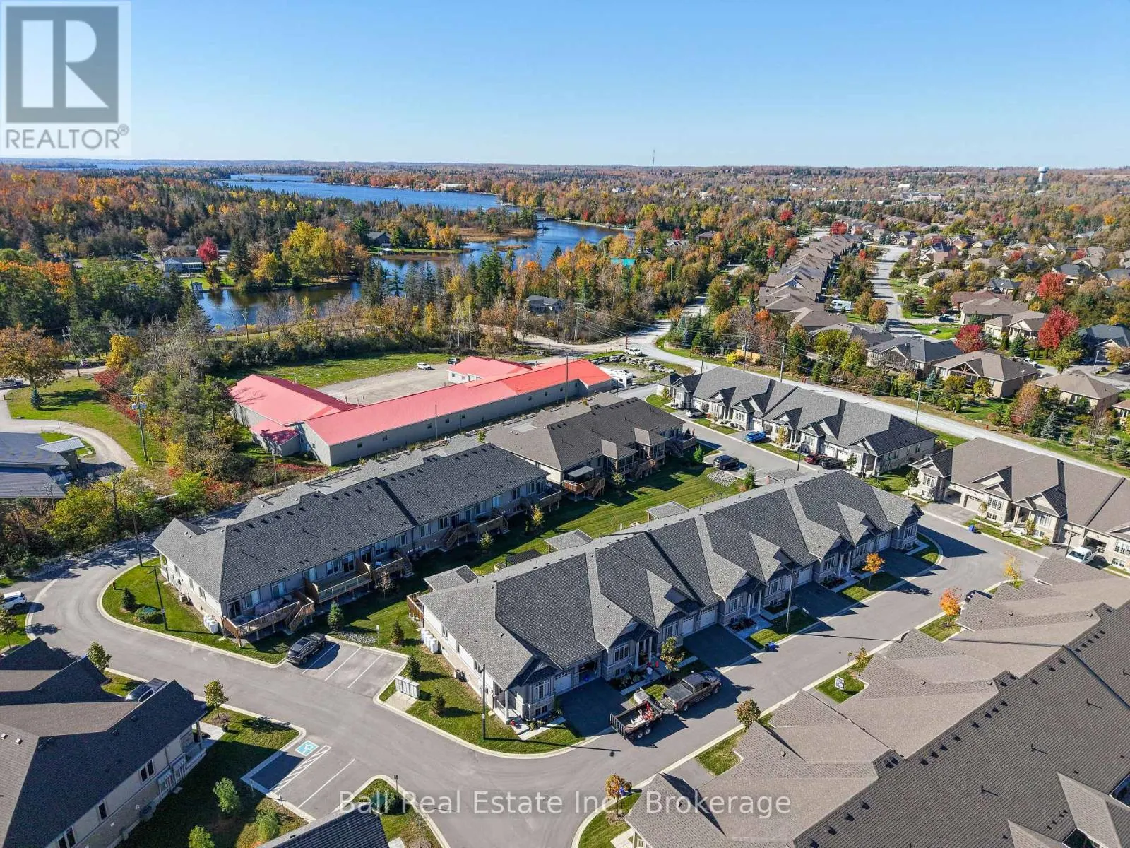 26 - 17 LAKEWOOD CRESCENT #26