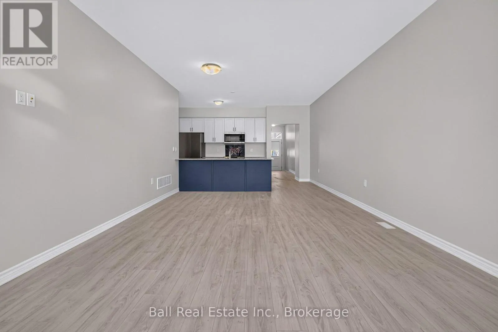 26 - 17 LAKEWOOD CRESCENT #26
