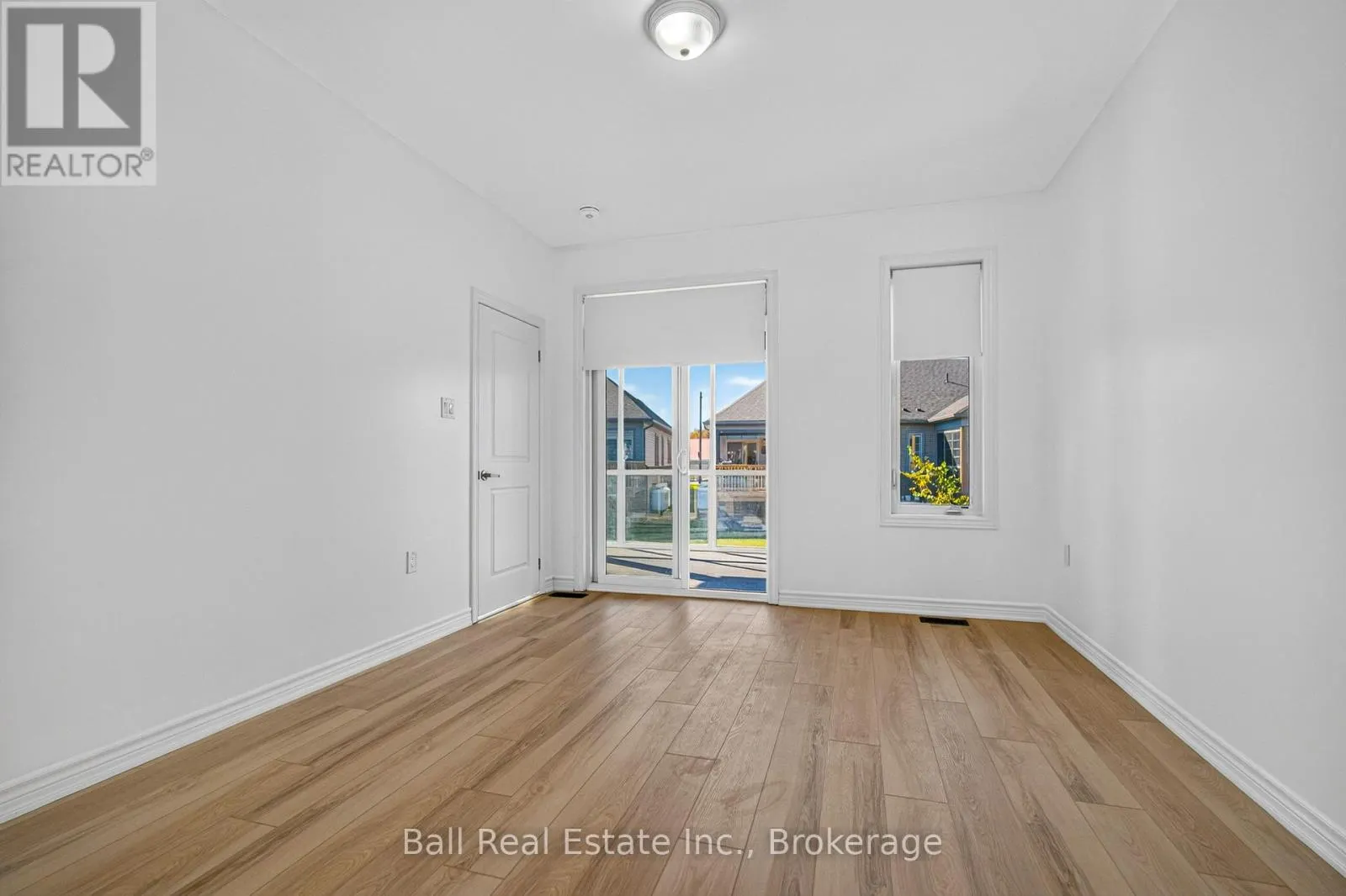 26 - 17 LAKEWOOD CRESCENT #26