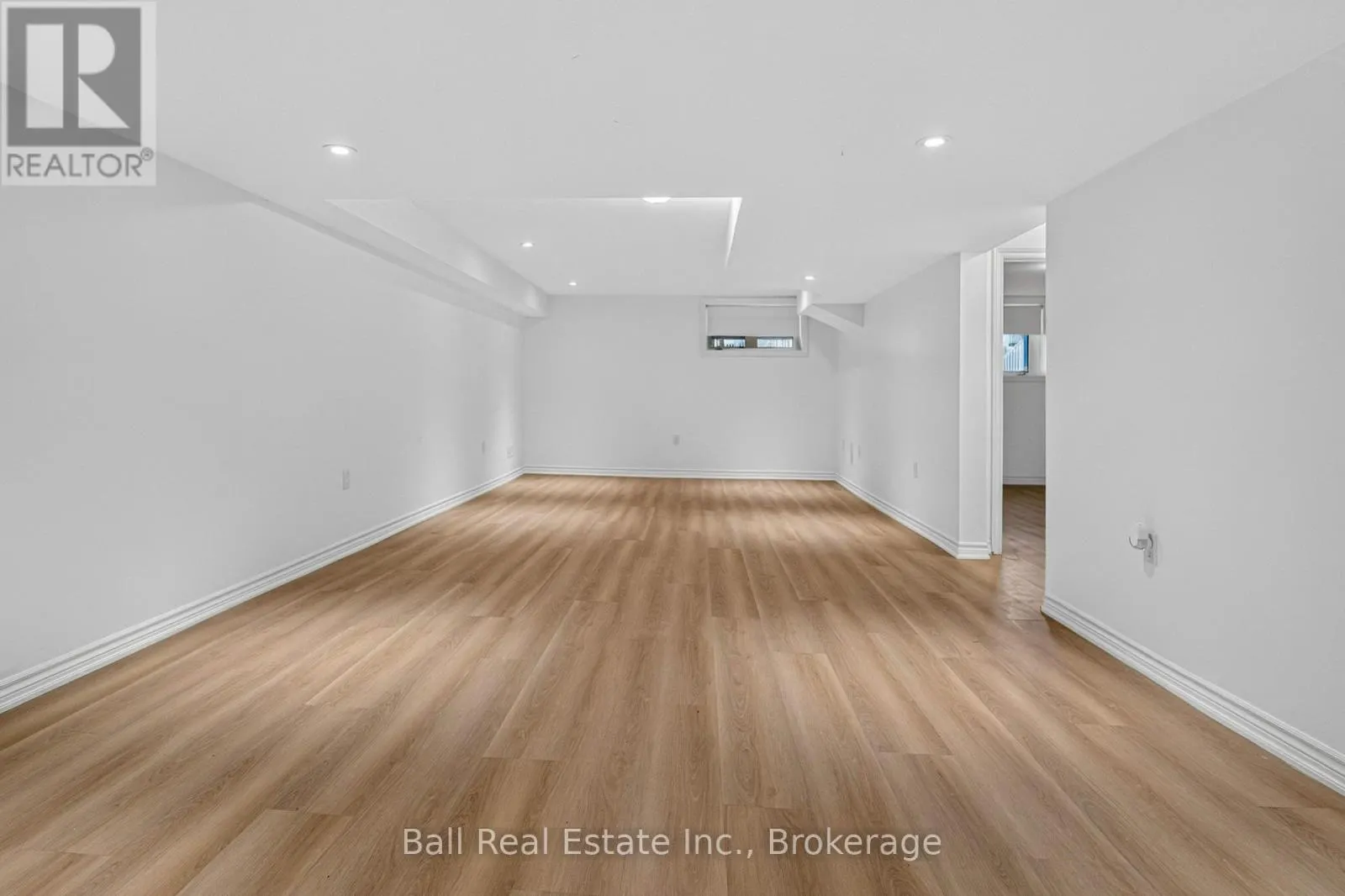 26 - 17 LAKEWOOD CRESCENT #26