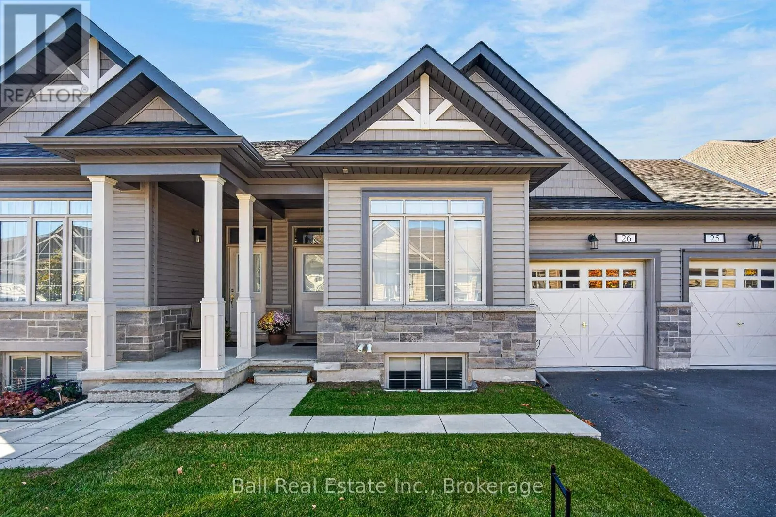 26 - 17 LAKEWOOD CRESCENT #26